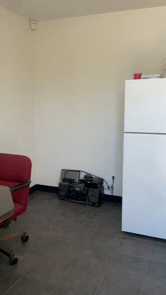 More Photos Of 8266 Sultana Ave, Fontana Warehouse For Sale