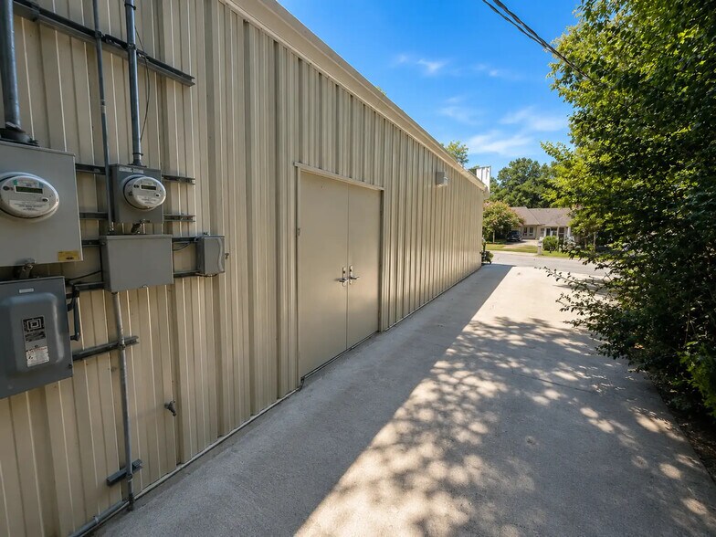 More Photos Of 2245 11th St, Mandeville Office For Sale