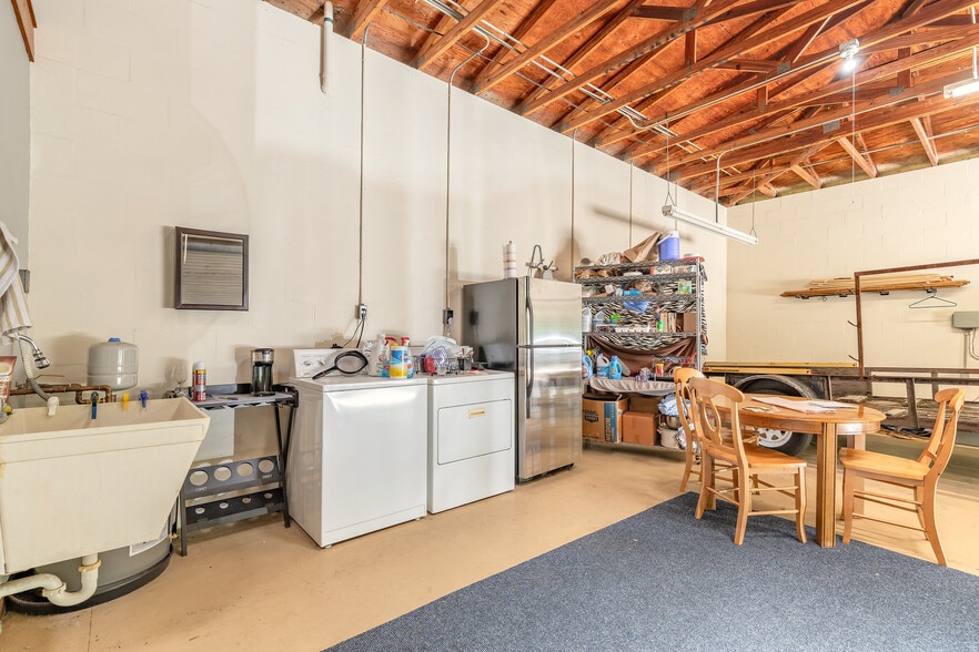 More Photos Of 300 Washington Pl, Ormond Beach Warehouse For Sale