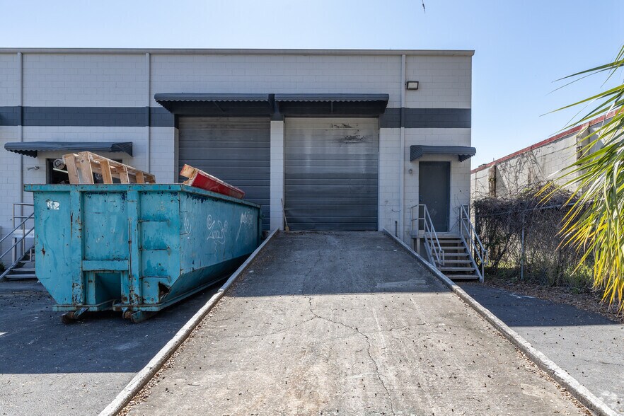 More Photos Of 5055 St Augustine Rd, Jacksonville Service For Lease