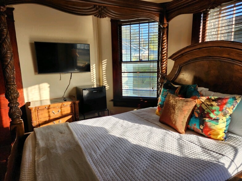 More Photos Of 5409 N Florida Ave, Tampa Apartments For Lease