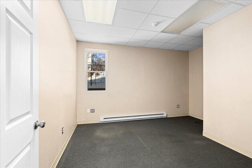 More Photos Of 210 Main St, Leicester Flex For Sale