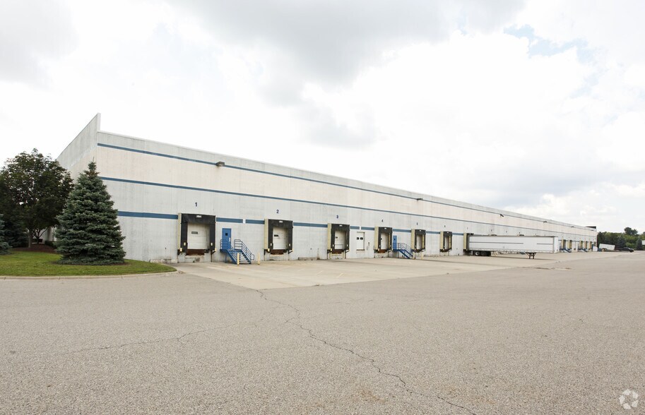 More Photos Of 13000 Oakland Pky, Highland Park Warehouse For Lease