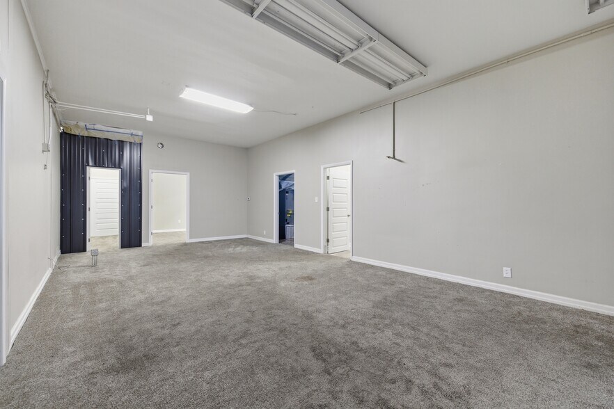 More Photos Of 325 W Main St, Lebanon Office Residential For Sale