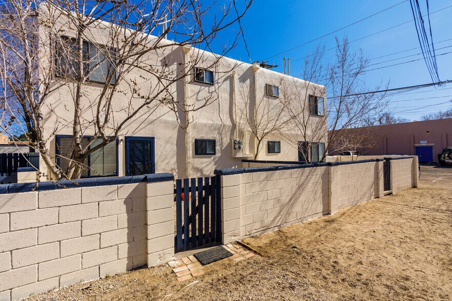 More Photos Of 1005 Carlisle Blvd SE, Albuquerque Apartments For Sale