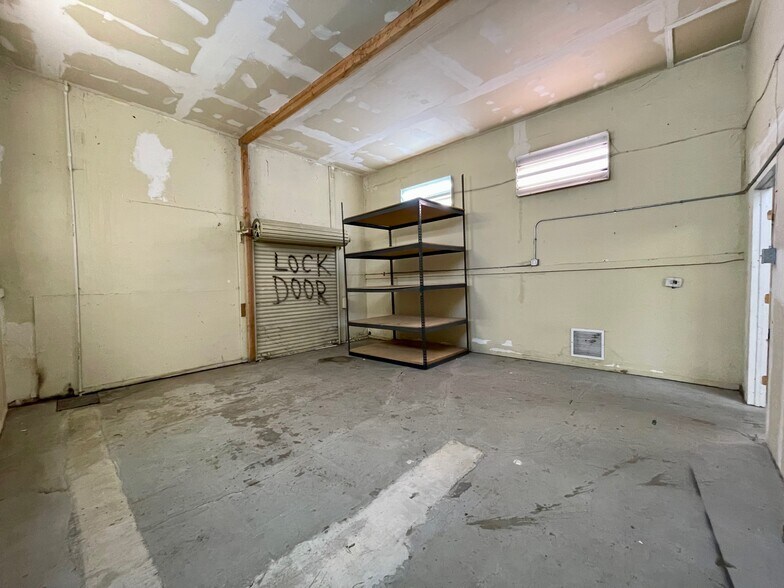 More Photos Of 821 W Main St, El Cajon Flex For Lease