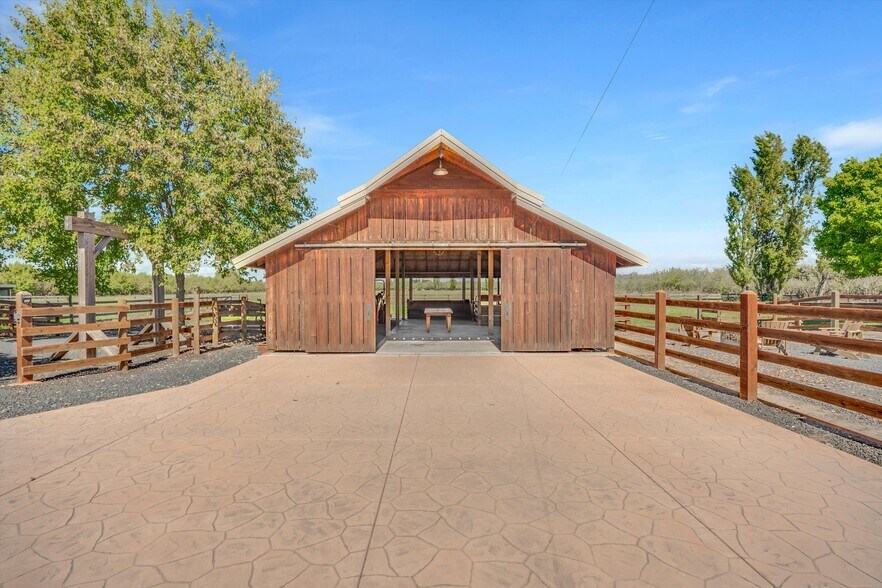 More Photos Of 30999 Grooms Rd, Oakdale Land For Sale