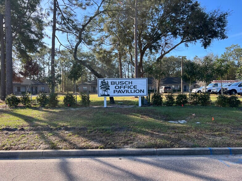 More Photos Of 550 Balmoral Cir N, Jacksonville Medical For Sale