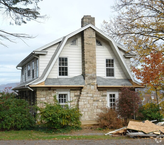 More Photos Of 811 S Market St, Williamsport Office Residential For Lease