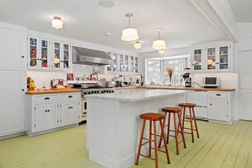 More Photos Of 507 Benson Rd, Manchester Center Specialty For Sale