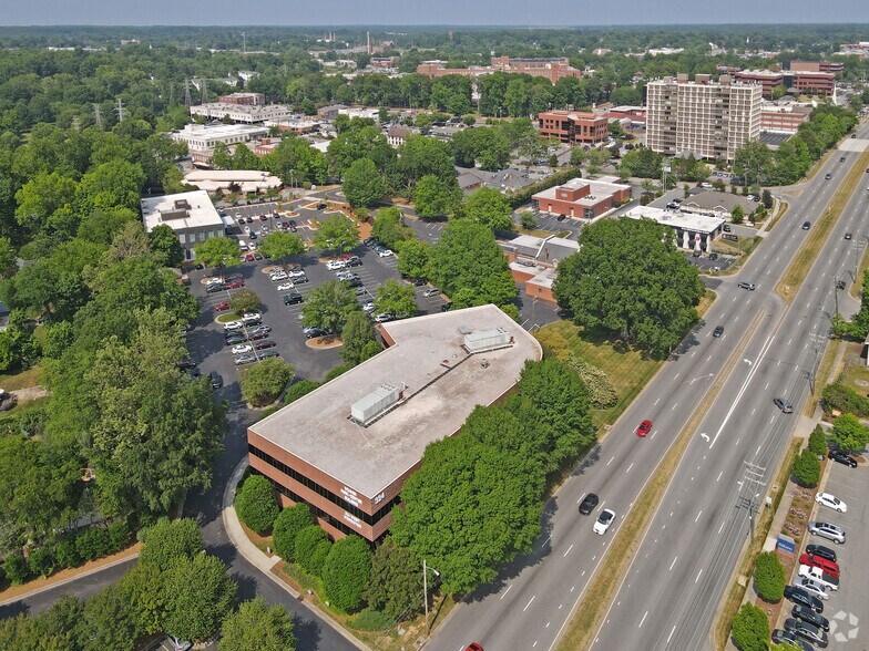 More Photos Of 324 W Wendover Ave, Greensboro Office For Lease