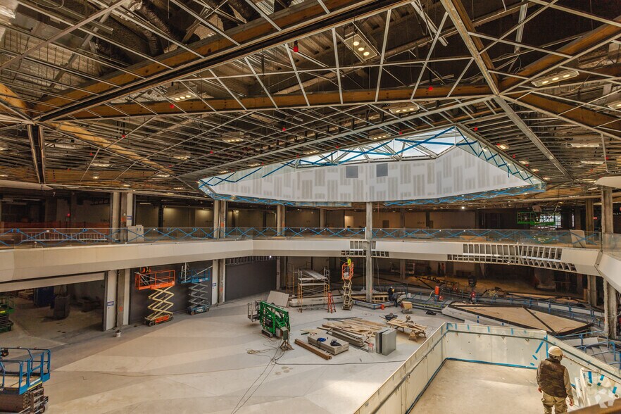 More Photos Of 3709 College Point Blvd, Flushing General Retail For Lease