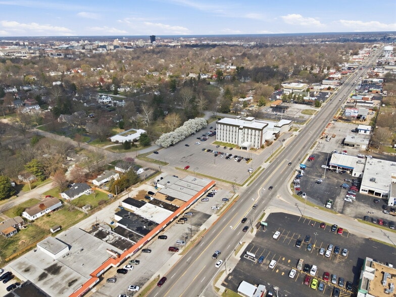 More Photos Of 1301-1349 S Glenstone Ave, Springfield General Retail For Lease