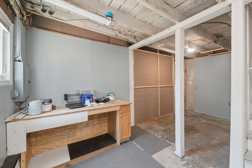 More Photos Of 415 Anthony St, Fall River Flex For Sale