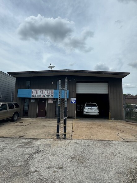 Primary Photo Of 9116 Daffodil St, Houston Industrial For Sale