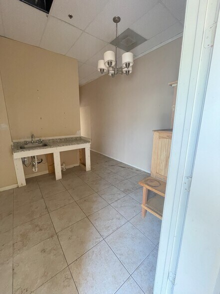 More Photos Of 18855-18859 W Little York Rd, Katy Unknown For Lease