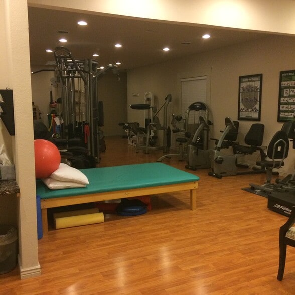 More Photos Of 1755 S 8th St, Colorado Springs Office For Lease