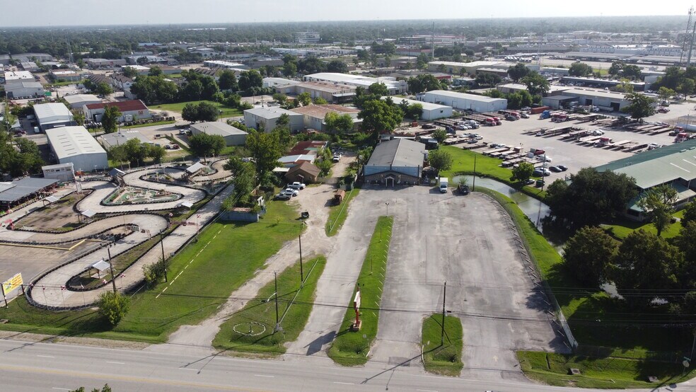 More Photos Of 11414 Hempstead Rd, Houston Industrial For Lease