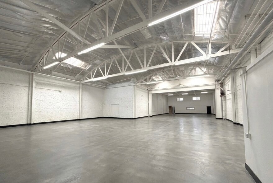 More Photos Of 2023-2043 S Santa Fe Ave, Los Angeles Unknown For Lease