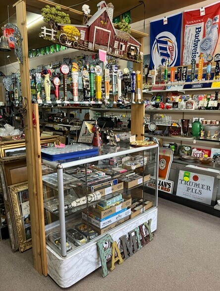 More Photos Of 108 Main St, Seminole Storefront For Sale