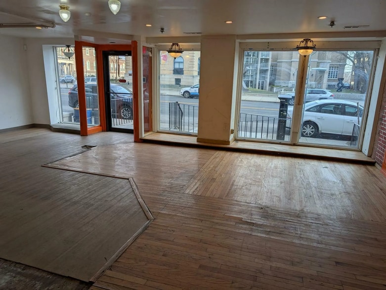 More Photos Of 144 Washington Ave, Albany Storefront Retail Residential For Lease