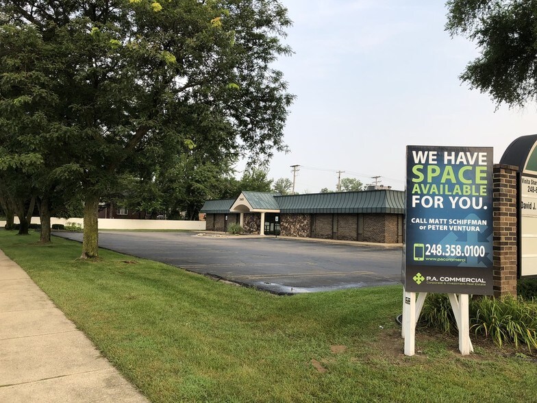More Photos Of 31450 W 7 Mile Rd, Livonia Medical For Lease