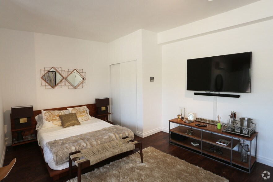 More Photos Of 5529-5533 Hollywood Blvd, Los Angeles Apartments For Lease