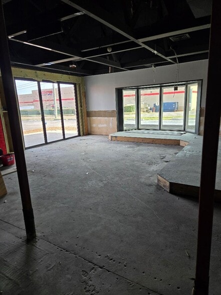 More Photos Of 2020 Country Club Ave NW, Huntsville Restaurant For Sale