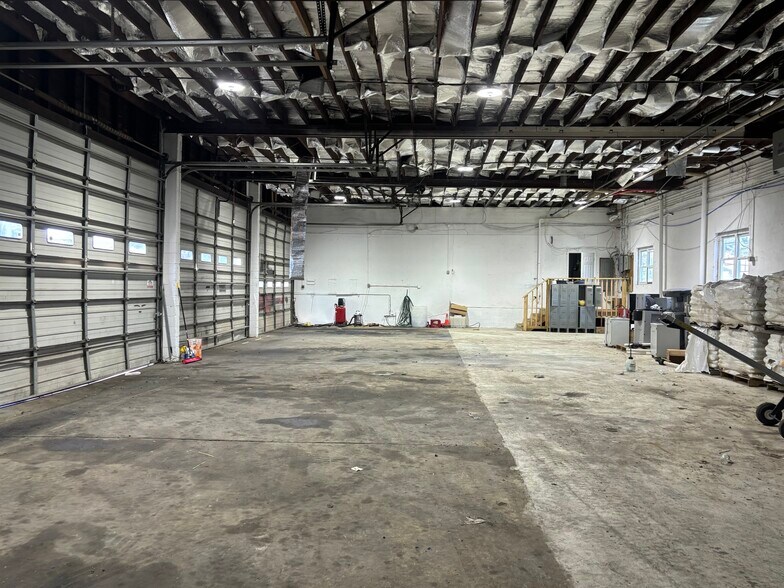 More Photos Of 1160 Easton Rd, Horsham Township Warehouse For Lease