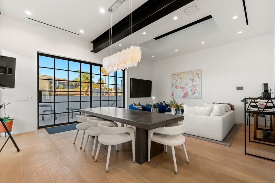 More Photos Of 1346 Abbot Kinney Blvd, Venice Office For Sale