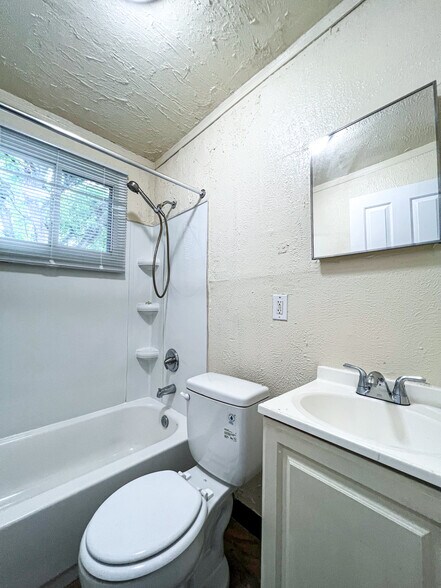 More Photos Of 1400 W Stewart St, Dayton Apartments For Sale