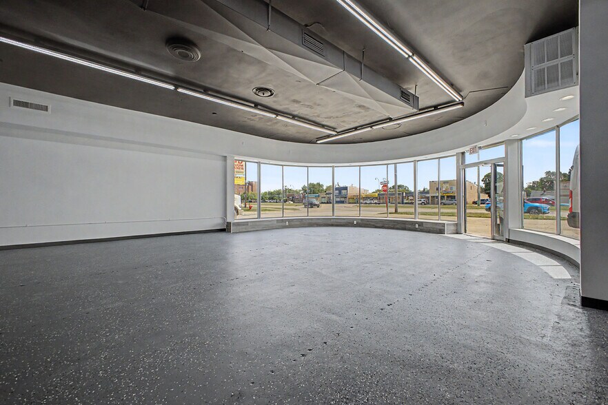 More Photos Of 14222 Fort St, Southgate General Retail For Lease