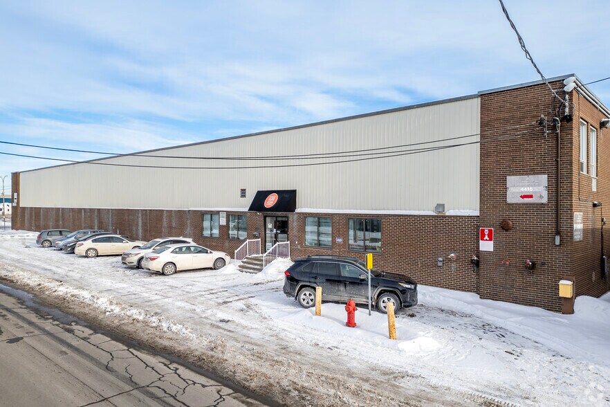 More Photos Of 4415-4455 Rue Joseph-Dubreuil, Montréal Warehouse For Lease