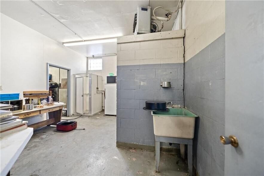 More Photos Of 600 Scene Ridge Rd, Mckeesport Light Manufacturing For Sale