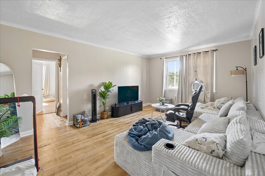 More Photos Of 115 N Barry Ave, Mamaroneck Apartments For Sale