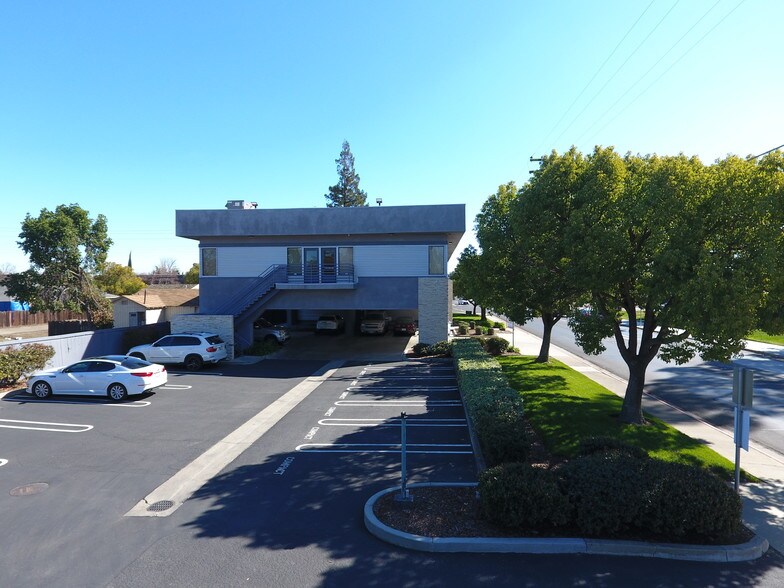 More Photos Of 3001 Coffee Rd, Modesto Office For Lease