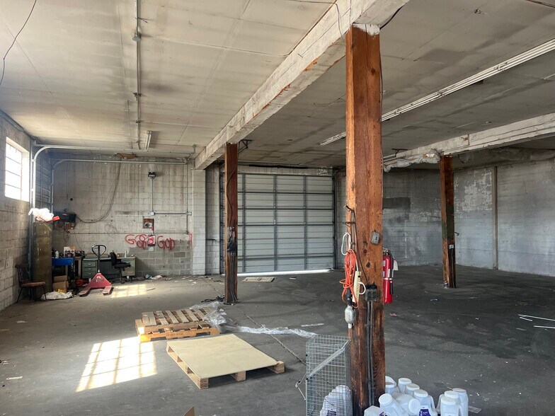 More Photos Of , Kennewick General Retail For Sale
