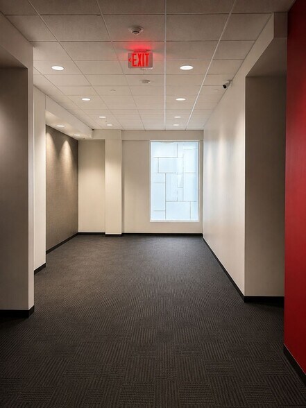More Photos Of 396 W Greens Rd, Houston Office For Sale