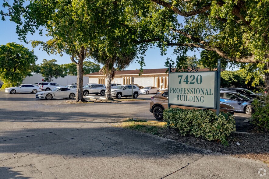 More Photos Of , Plantation Office For Sale