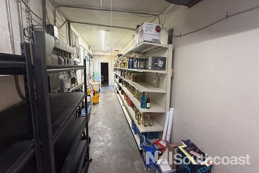 More Photos Of 3290 NE Indian River Dr, Jensen Beach Storefront For Lease