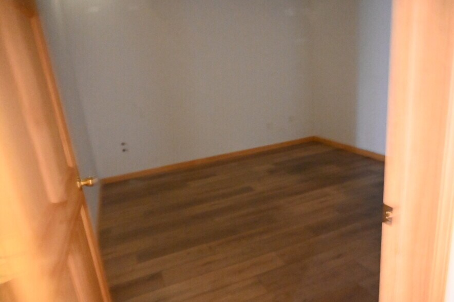 More Photos Of 2300 Claremont Ave, Ashland Freestanding For Lease