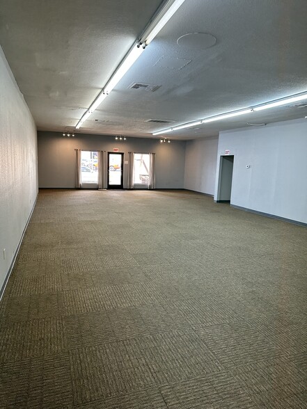 More Photos Of 9165 W Van Buren St, Tolleson General Retail For Lease