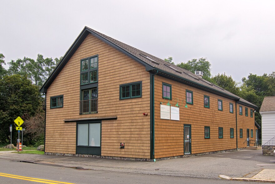 More Photos Of 3 Bow St, Lexington Coworking Space