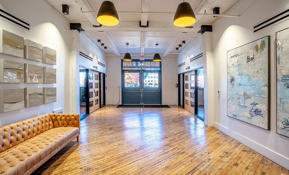 More Photos Of 2000 W Marshall St, Richmond Office For Lease