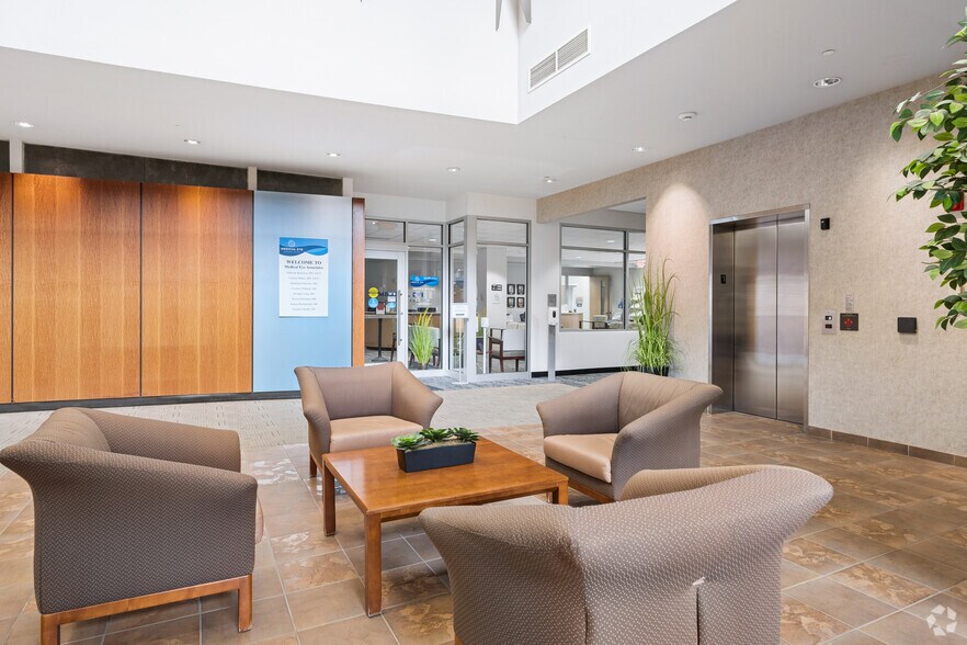 More Photos Of N19W23993 Ridgeview Pky, Waukesha Office For Sale