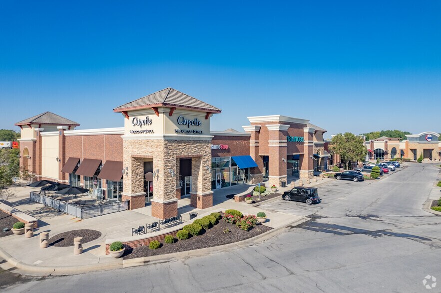 More Photos Of 8600-8660 N Boardwalk Ave, Kansas City Storefront For Lease