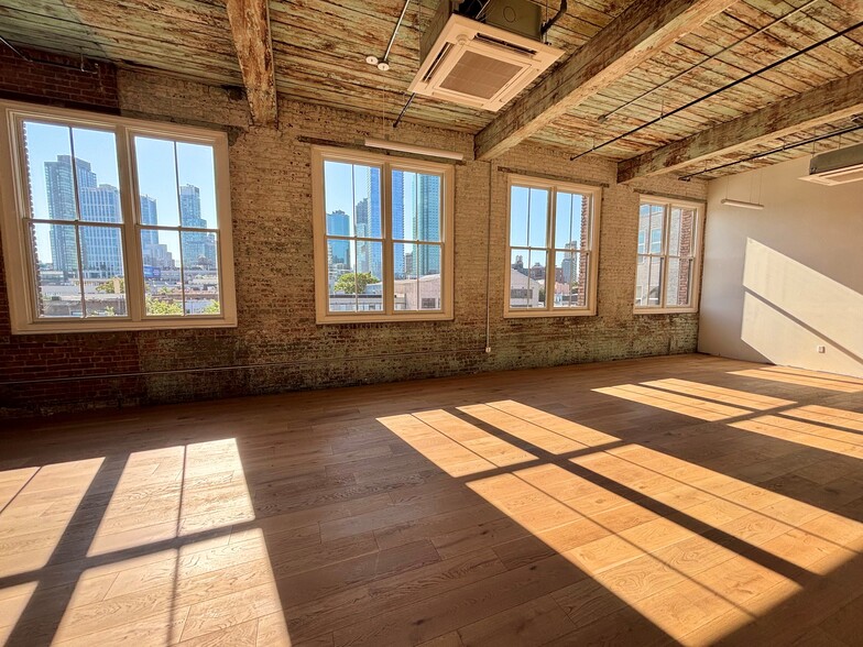 Primary Photo Of 44-01 11th St, Long Island City Loft Creative Space For Lease