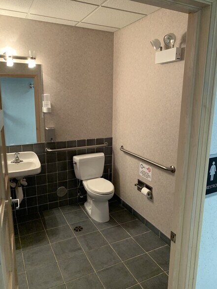 More Photos Of 33 W Higgins Rd, South Barrington Unknown For Lease