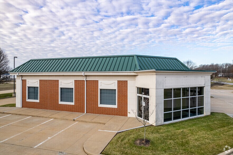 More Photos Of 3555 N Glenstone Ave, Springfield Bank For Sale