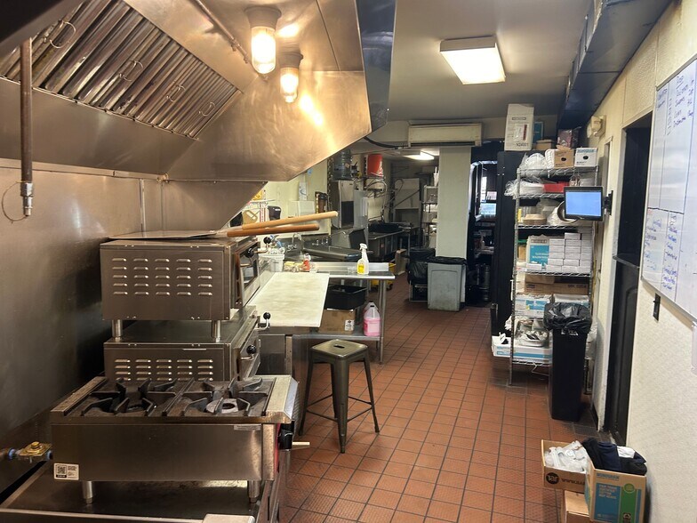More Photos Of 902-904 S Charles St, Baltimore Restaurant For Lease
